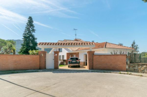 Large 5-Bed Villa, mountain and beach, at 30' from Barcelona